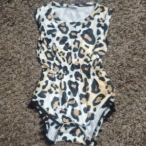 3/6 mo Baby girl cheetah print romper and headband